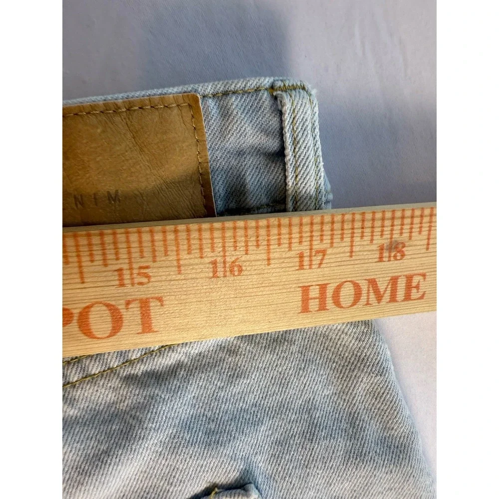 H&M Mom Shorts Women's Size 12 Light Wash Denim Ultra High Waist Distressed-740 - Picture 7 of 7